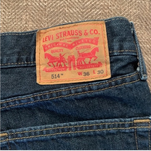 EUC Levi’s 514 Jeans Size 36-30. - Picture 4 of 5